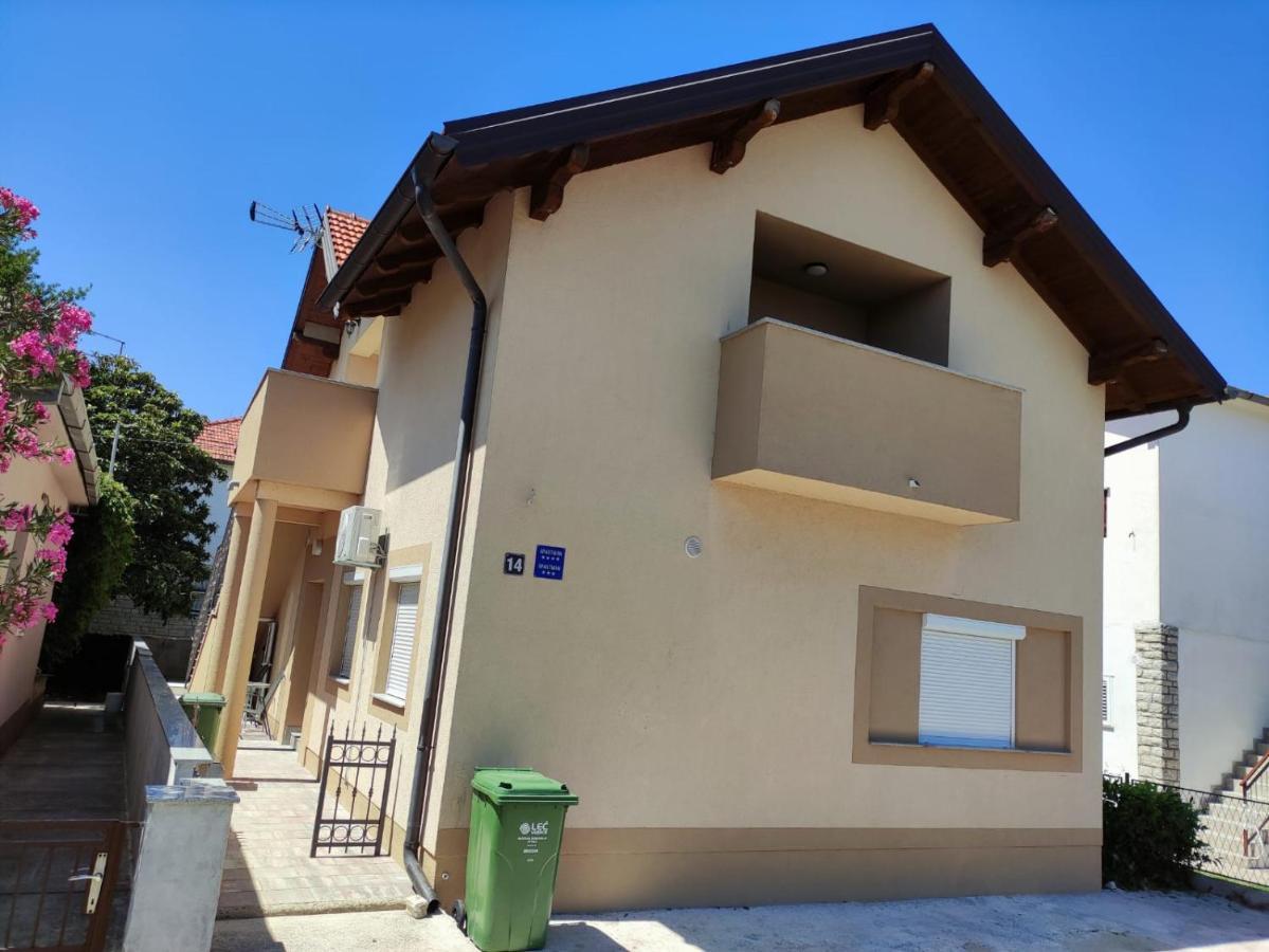 Apartmani Vuckovic Vodice Exterior photo
