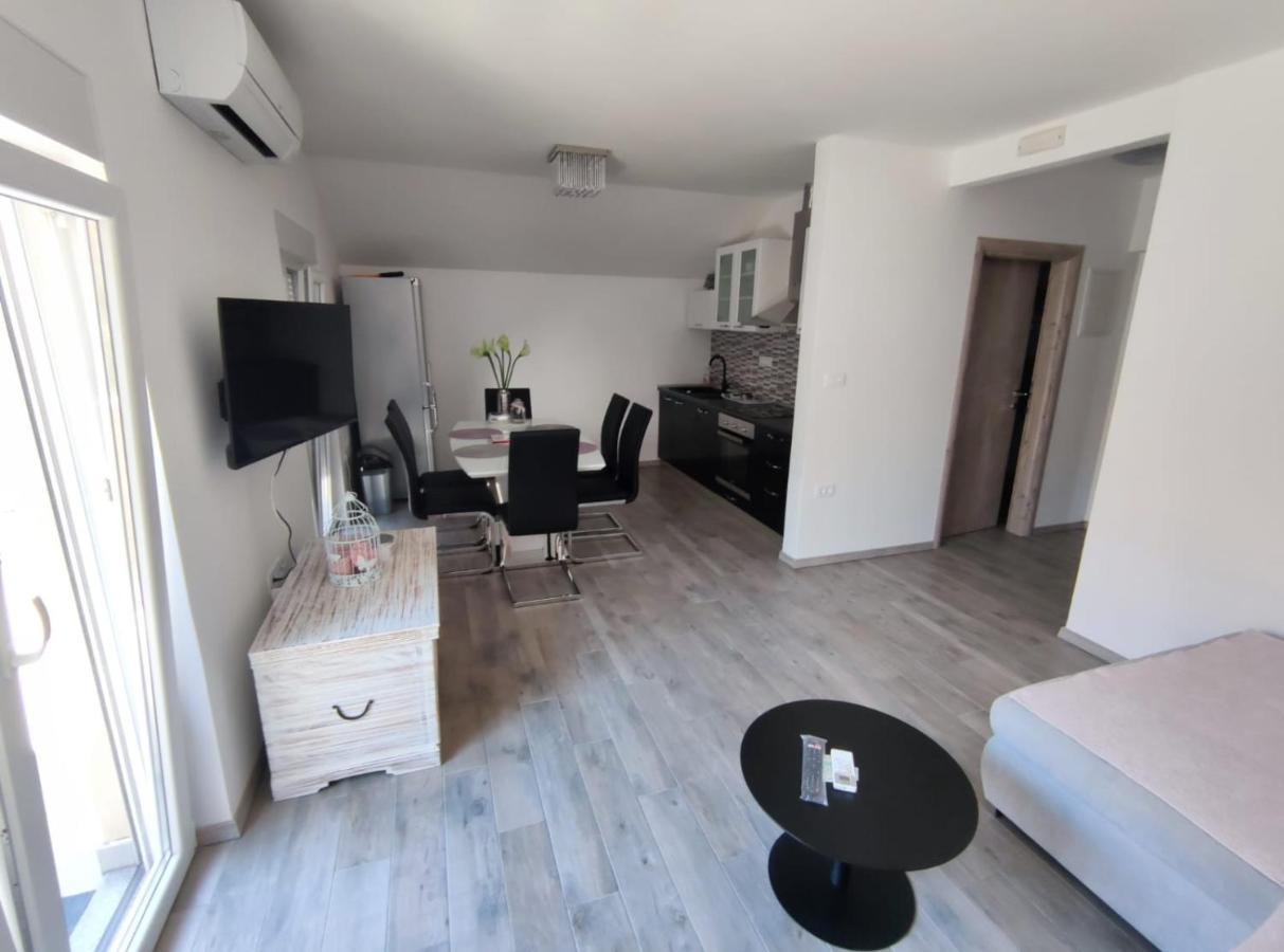 Apartmani Vuckovic Vodice Exterior photo