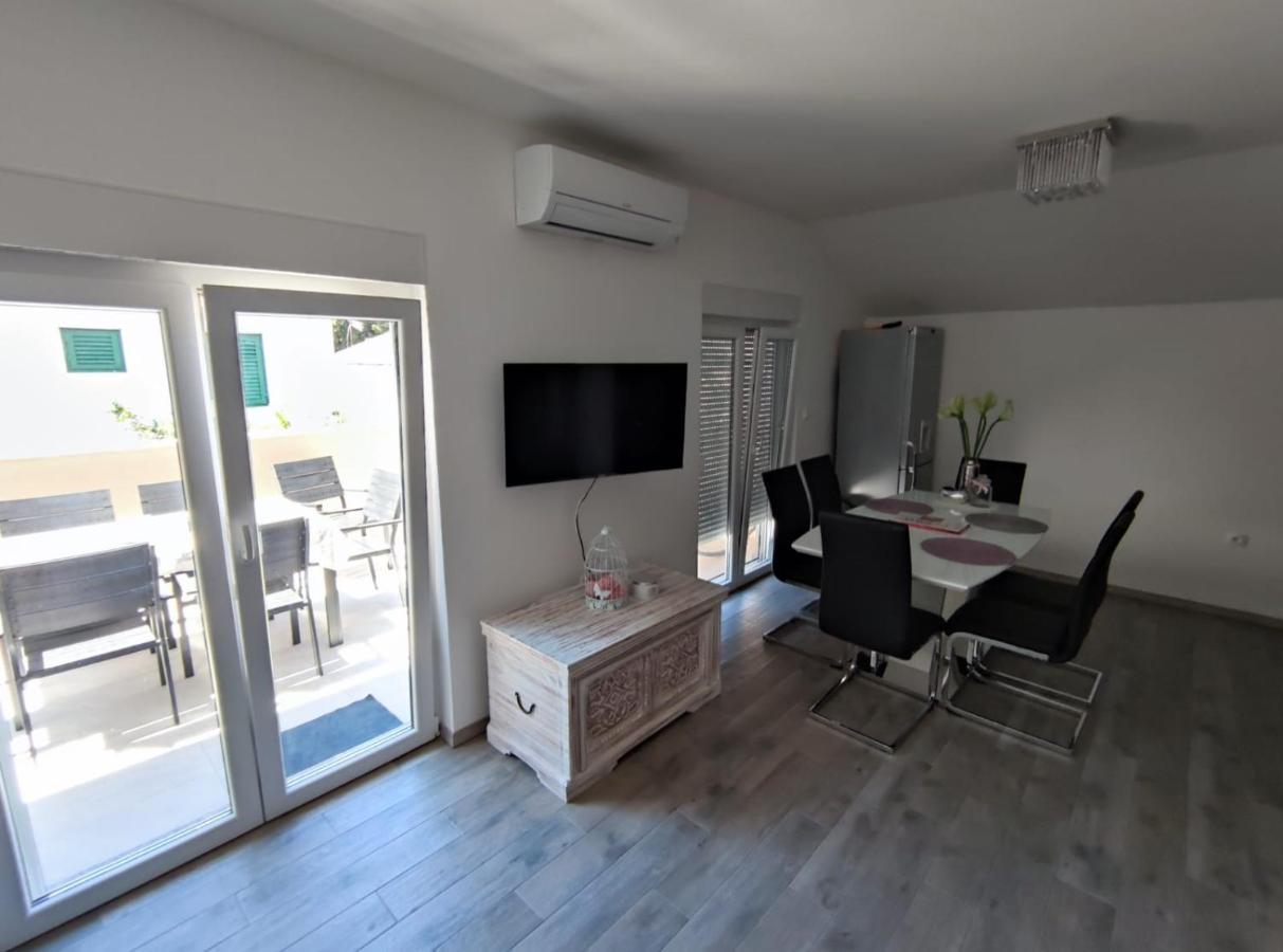 Apartmani Vuckovic Vodice Exterior photo